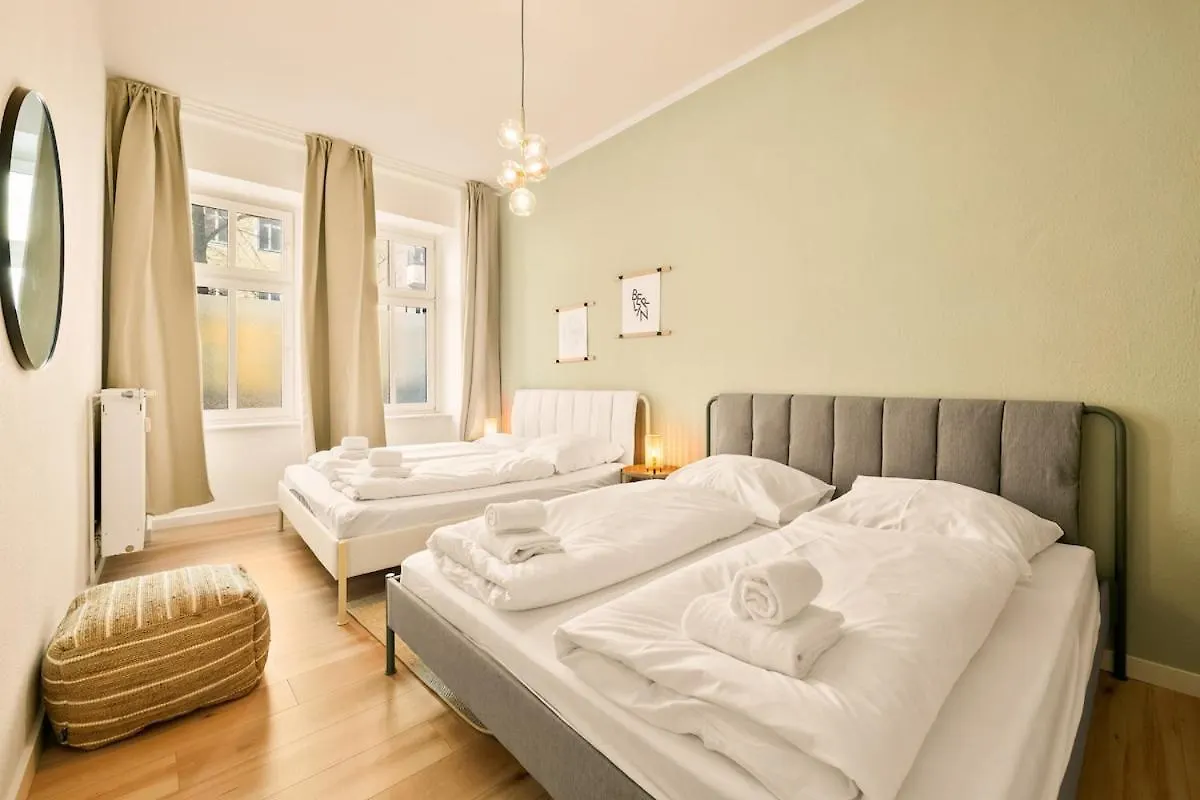 Spacious 2-Bedroom in the Heart of Friedrichshain Berlin 0*,